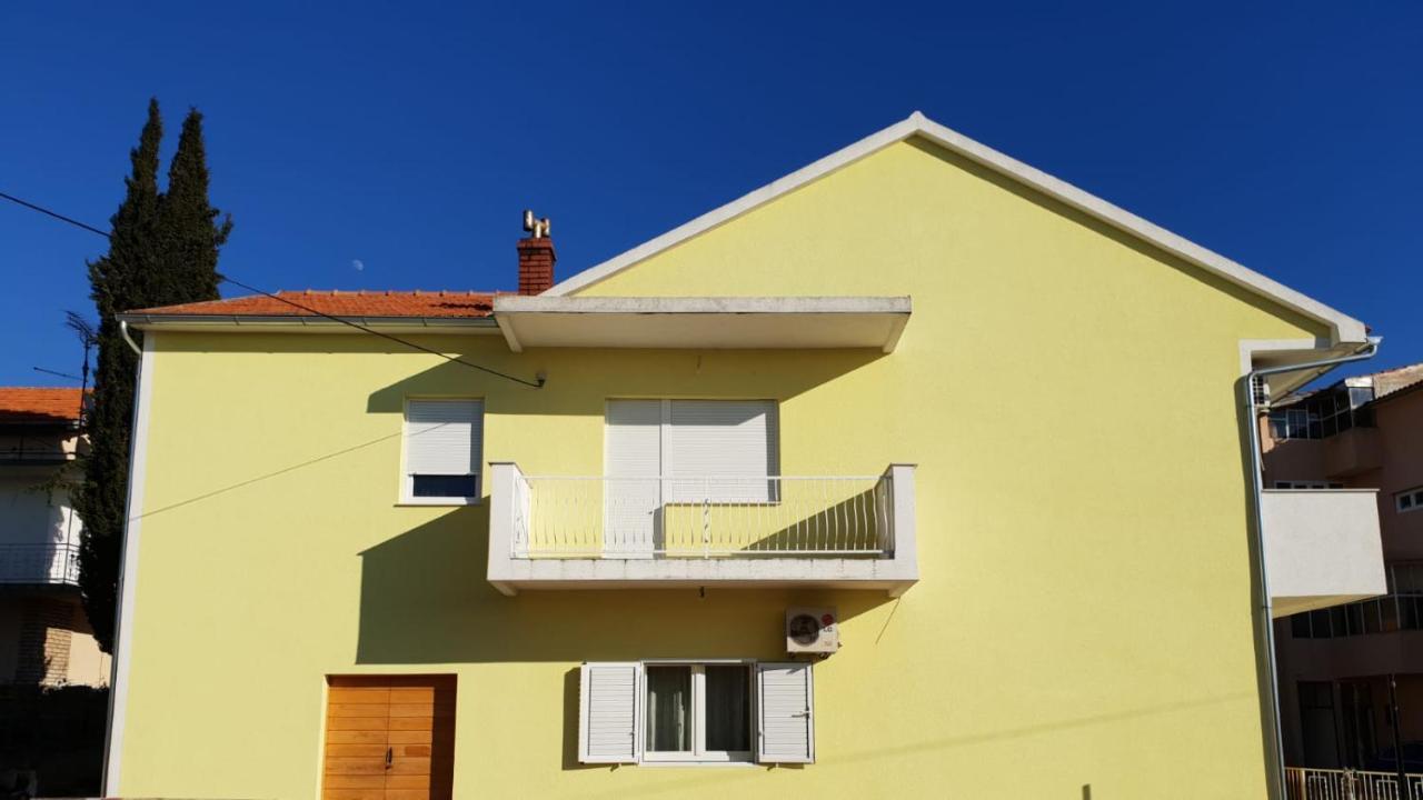 Apartmani Milutin Brodarica  Luaran gambar