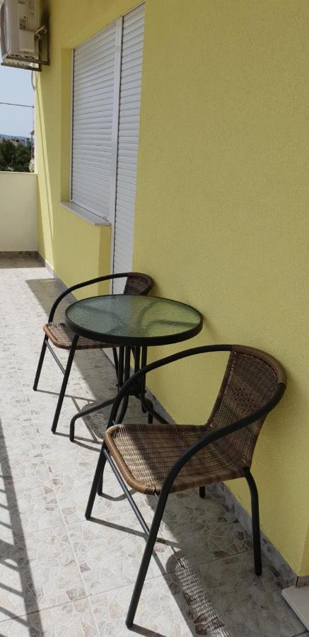 Apartmani Milutin Brodarica  Luaran gambar