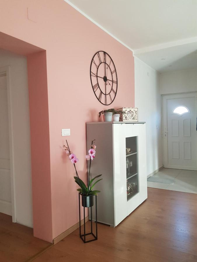 Apartmani Milutin Brodarica  Luaran gambar